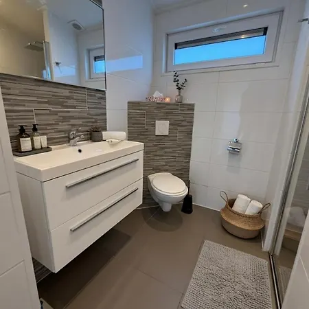 Sea Side Am Markermeer Modernes Waterfront Haus 6 Pers Bovenkarspel